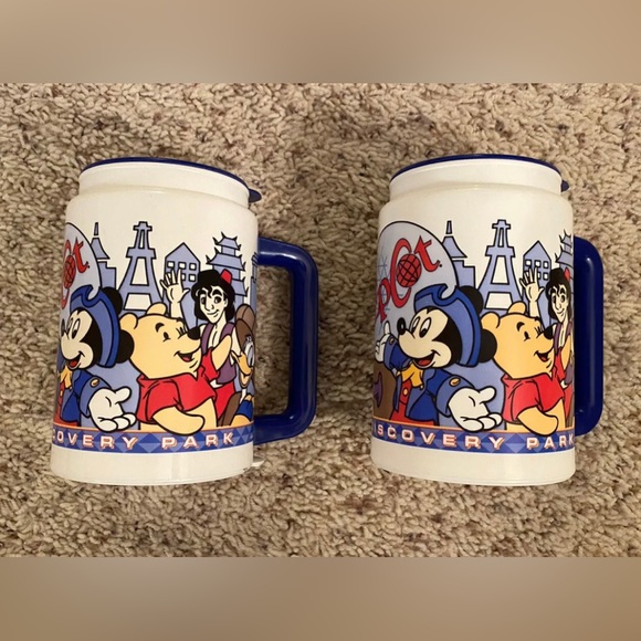 Walt Disney World Epcot Souvenir Refillable Mug- Mixed Disney Characters -EUC - Picture 1 of 8